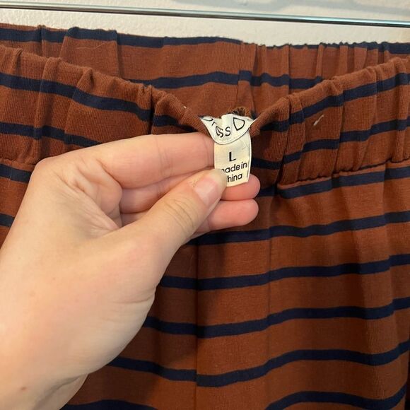 NWT Brown Striped Two Piece Set - Picture 7 of 8